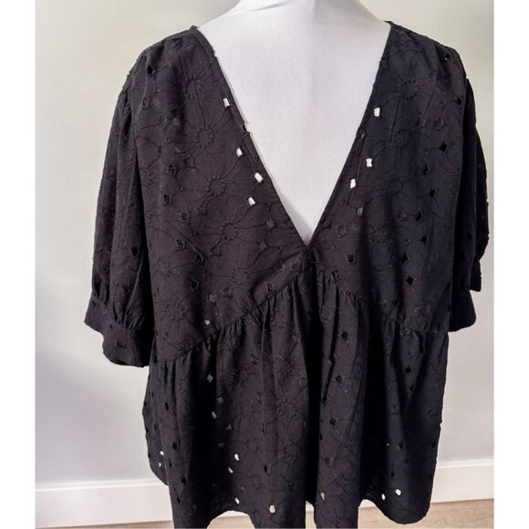 ASOS Design Curve Broderie Smock Top with Peplum Hem & Puff Sleeve in Black - Picture 7 of 13